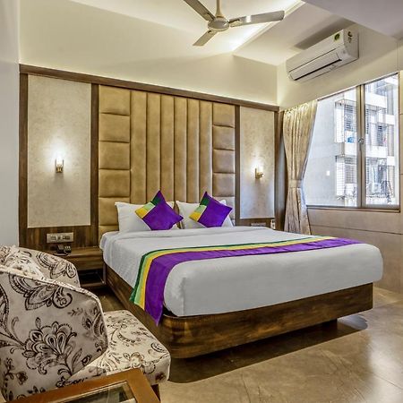 Treebo Premium Savera Inn Мумбаи Экстерьер фото